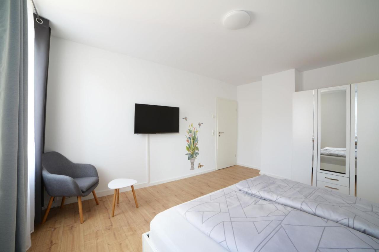 Schoene Ferienwohnung 78M2, 3 Schlafzimmer, 2 Baeder, Zentrumnah, 1Og Erfurt Exterior foto