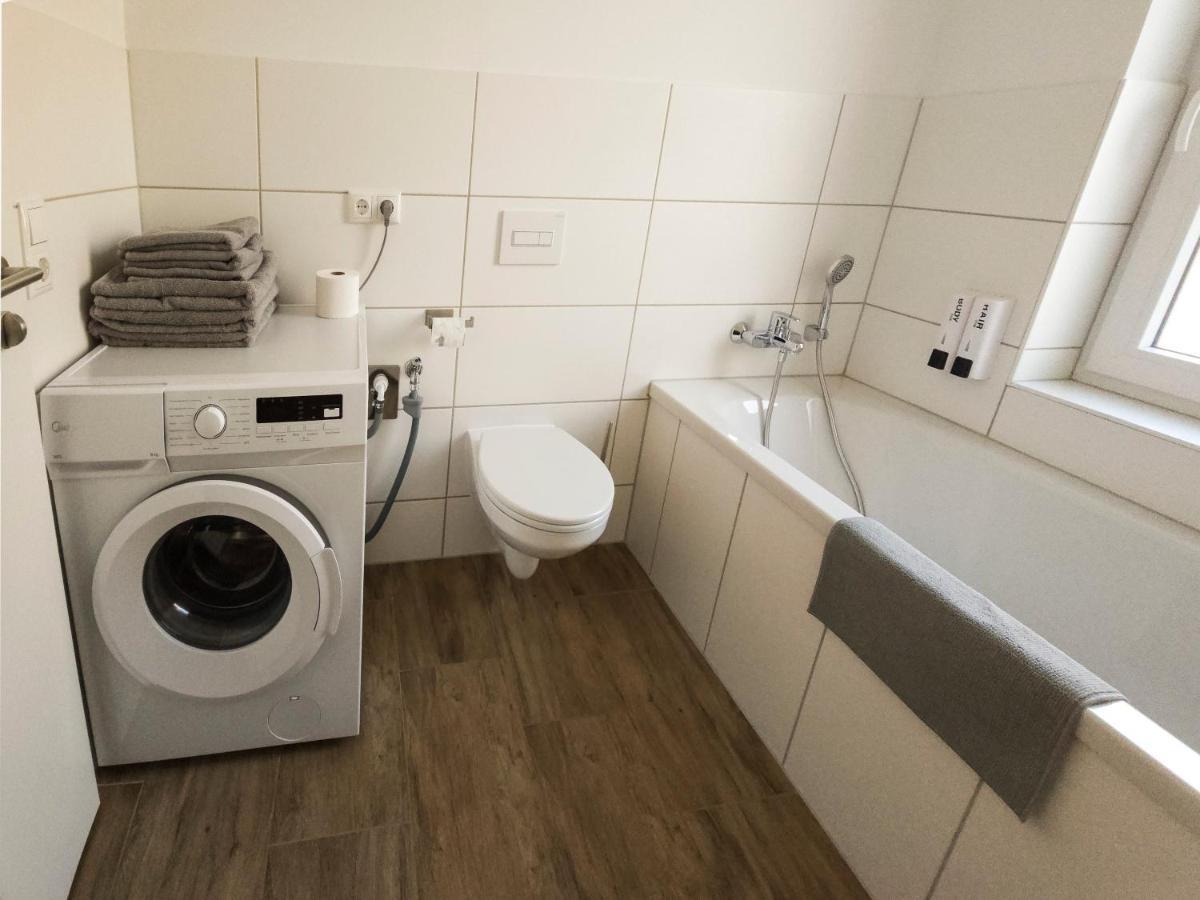 Schoene Ferienwohnung 78M2, 3 Schlafzimmer, 2 Baeder, Zentrumnah, 1Og Erfurt Exterior foto