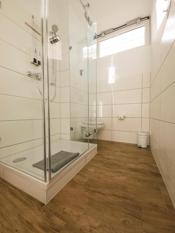 Schoene Ferienwohnung 78M2, 3 Schlafzimmer, 2 Baeder, Zentrumnah, 1Og Erfurt Exterior foto
